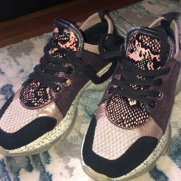 Beautiful Steve Madden sneakers - Picture 8 of 9